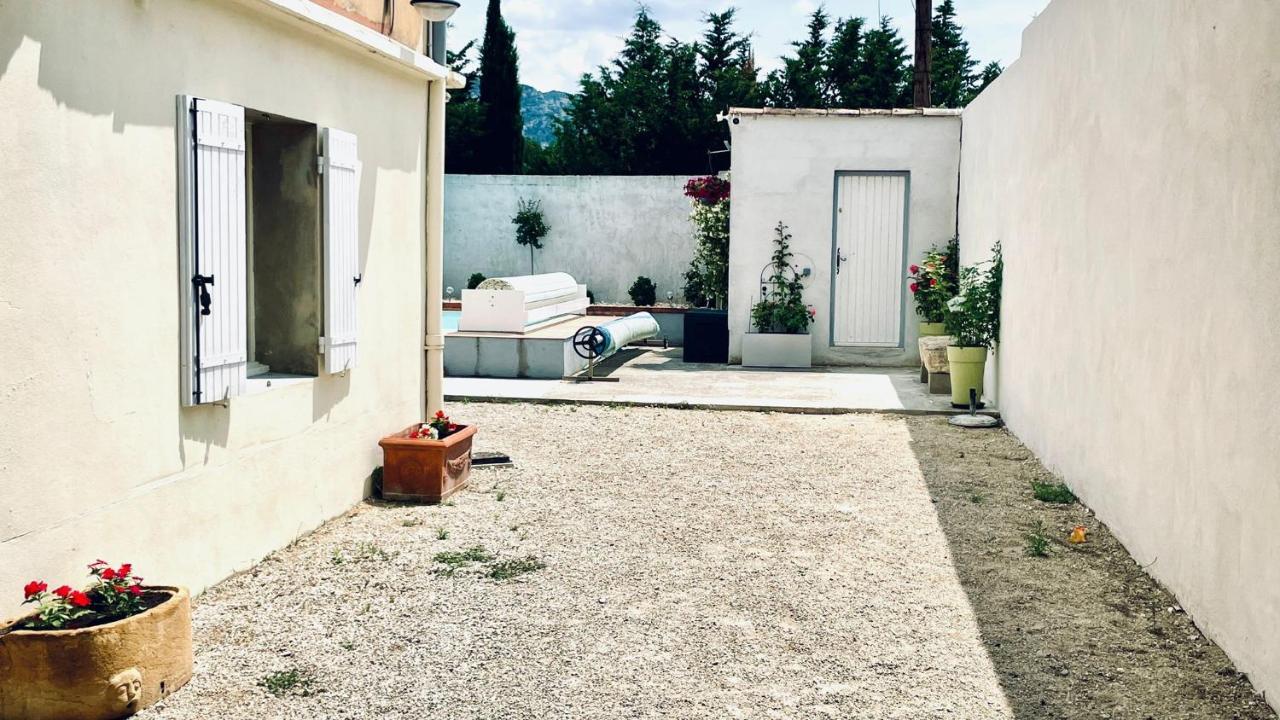 Chez Eric Et Marine Robion en Luberon Exterior foto